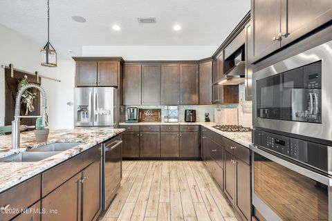 Single Family Residence in Jacksonville FL 2440 IZOLA Court 21.jpg