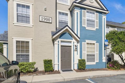 Condominium in Jacksonville FL 13703 RICHMOND PARK Drive #1907.jpg
