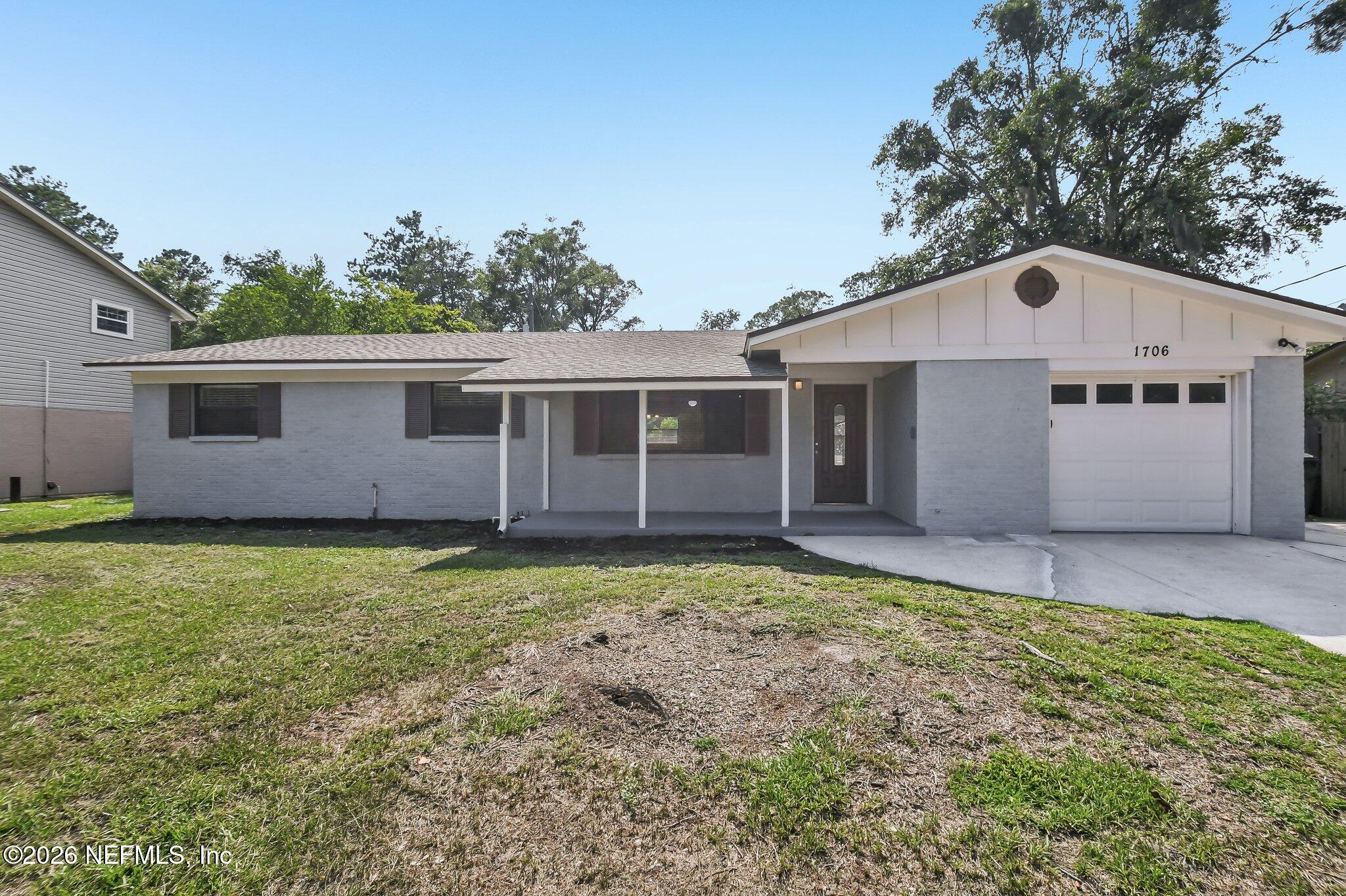 1706 Grove Park Dr, Orange Park, FL 32073