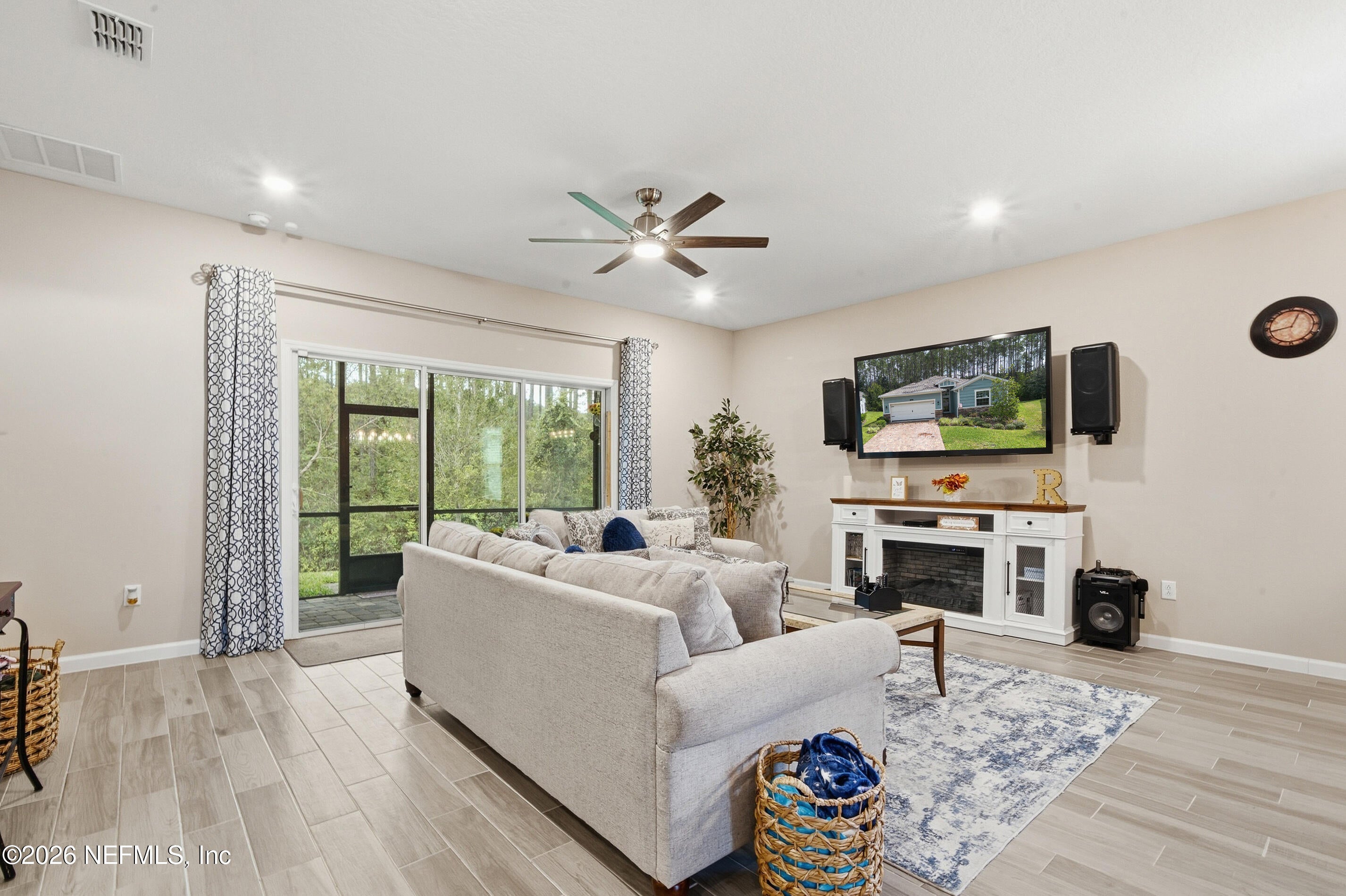10 Montserrat Dr, Saint Augustine, FL 32092 photo
