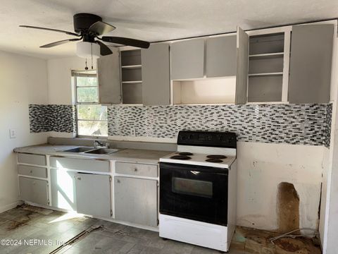 Single Family Residence in Florahome FL 662 HILLSBOROUGH Avenue 7.jpg