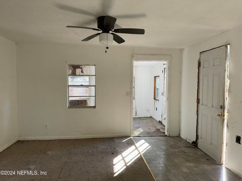 Single Family Residence in Florahome FL 662 HILLSBOROUGH Avenue 2.jpg