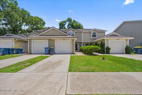 Townhouse in Jacksonville FL 7632 RAIN FOREST Drive.jpg