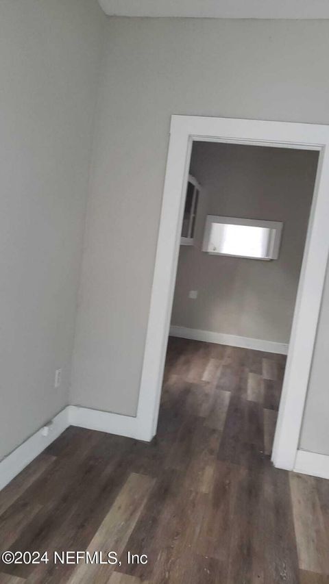 Single Family Residence in Jacksonville FL 1461 W 5TH Street 22.jpg