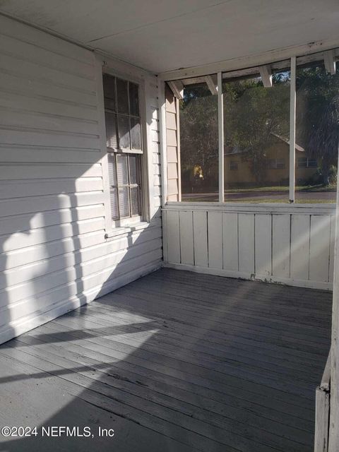 Single Family Residence in Jacksonville FL 1461 W 5TH Street 1.jpg