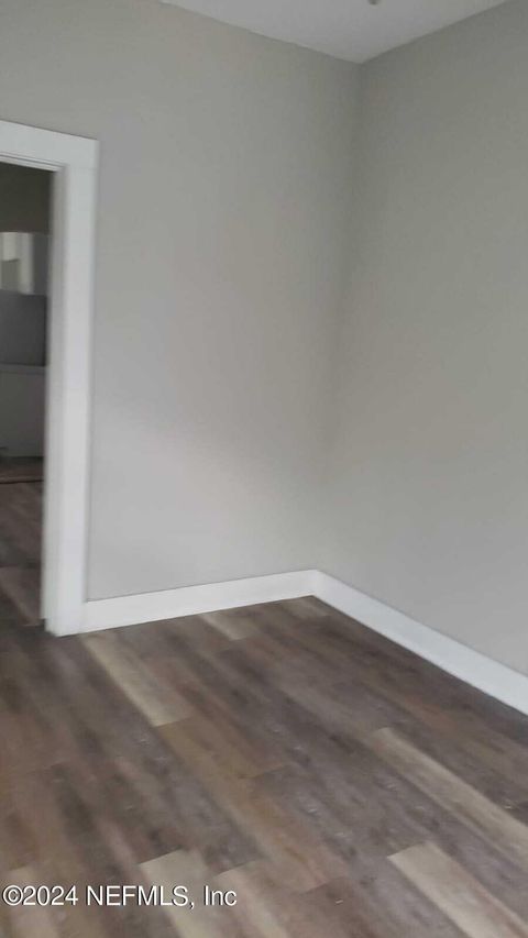 Single Family Residence in Jacksonville FL 1461 W 5TH Street 20.jpg
