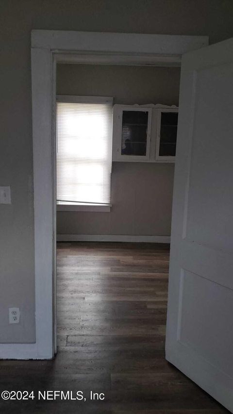 Single Family Residence in Jacksonville FL 1461 W 5TH Street 14.jpg
