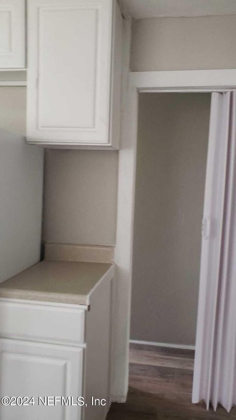 Single Family Residence in Jacksonville FL 1461 W 5TH Street 9.jpg
