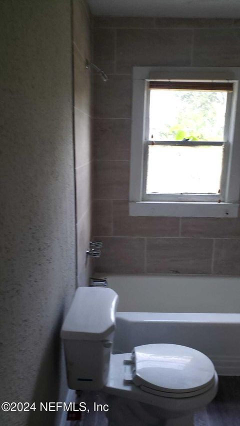 Single Family Residence in Jacksonville FL 1461 W 5TH Street 30.jpg