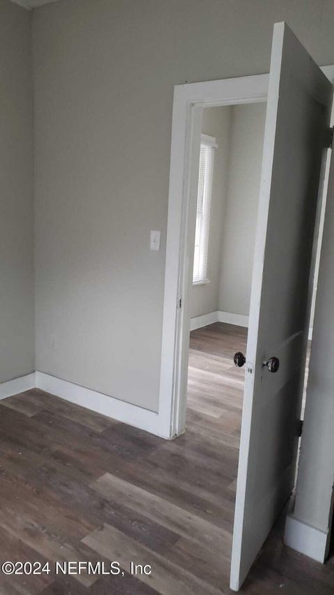 Single Family Residence in Jacksonville FL 1461 W 5TH Street 19.jpg