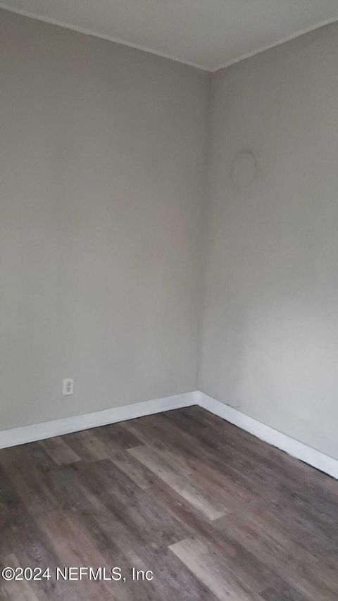 Single Family Residence in Jacksonville FL 1461 W 5TH Street 15.jpg