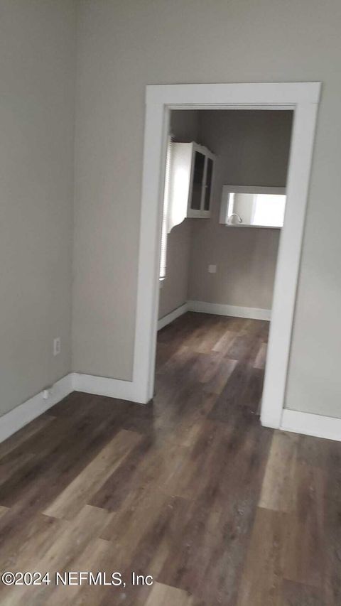 Single Family Residence in Jacksonville FL 1461 W 5TH Street 21.jpg