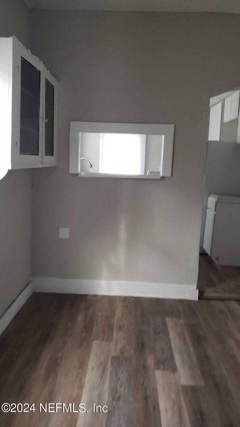 Single Family Residence in Jacksonville FL 1461 W 5TH Street 25.jpg
