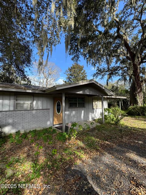 Single Family Residence in Yulee FL 97089 PIRATES Way.jpg