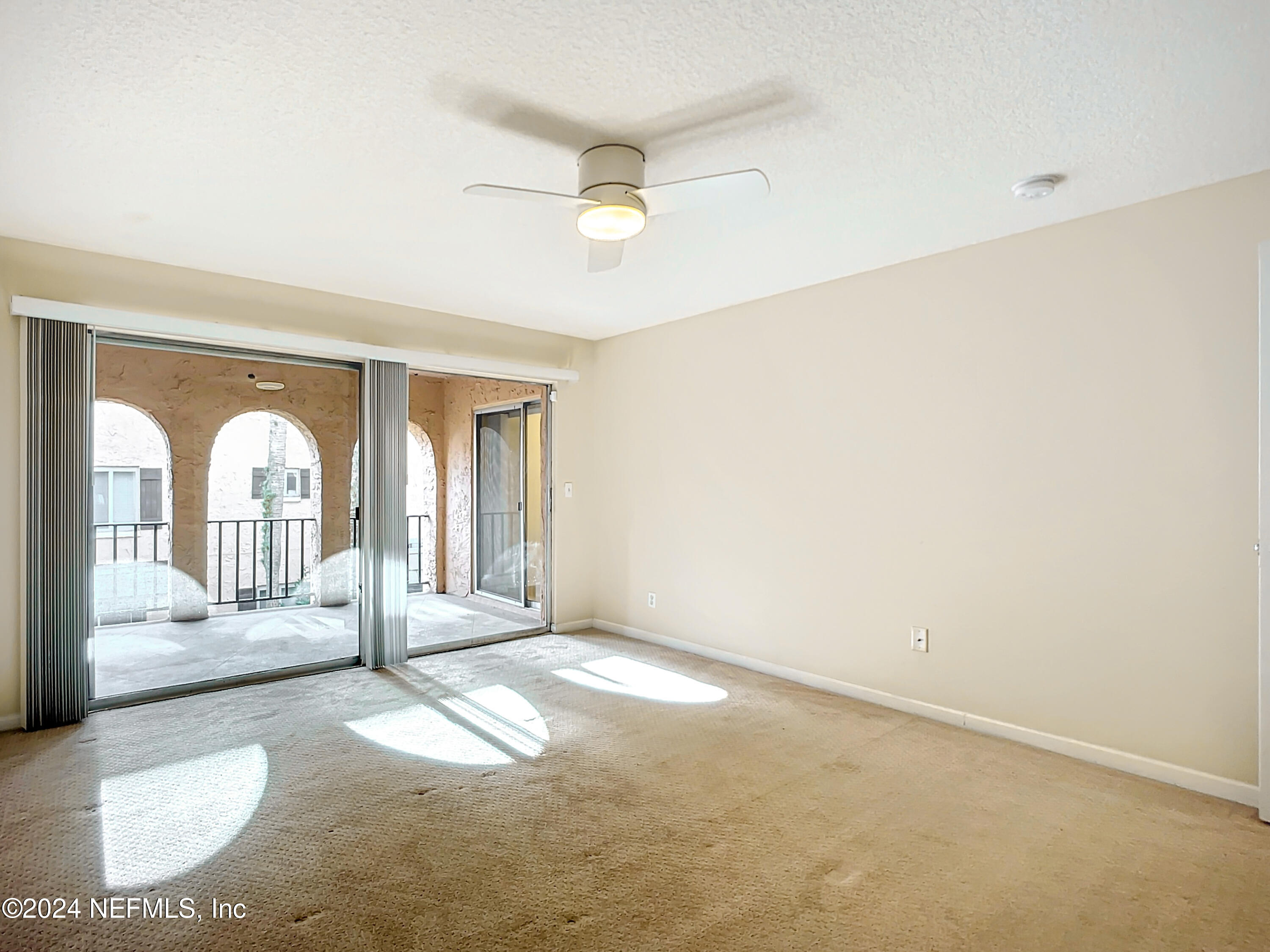 Condominium in Jacksonville FL 5375 ORTEGA FARMS Boulevard #614 8.jpg