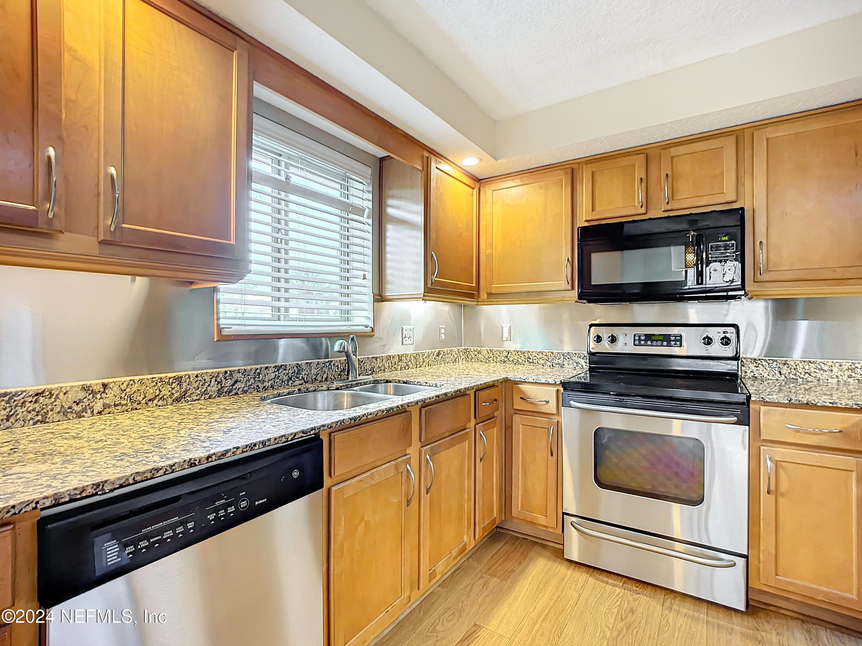 Condominium in Jacksonville FL 5375 ORTEGA FARMS Boulevard #614 15.jpg
