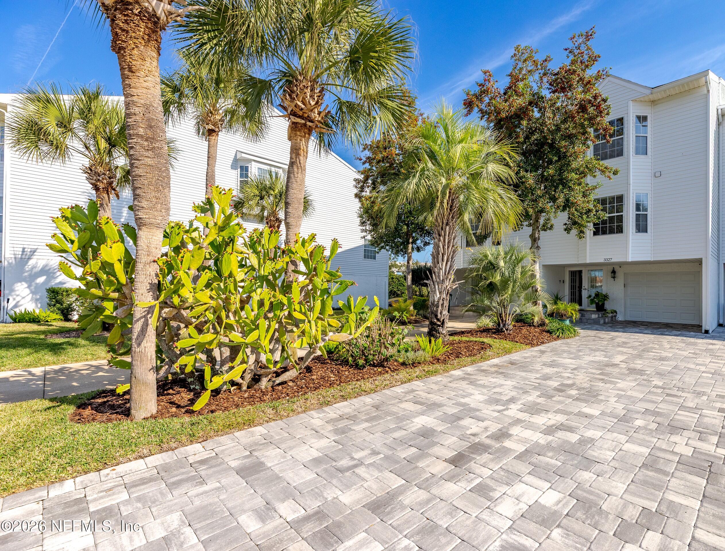 3327 Lighthouse Point Ln, Jacksonville, FL 32250