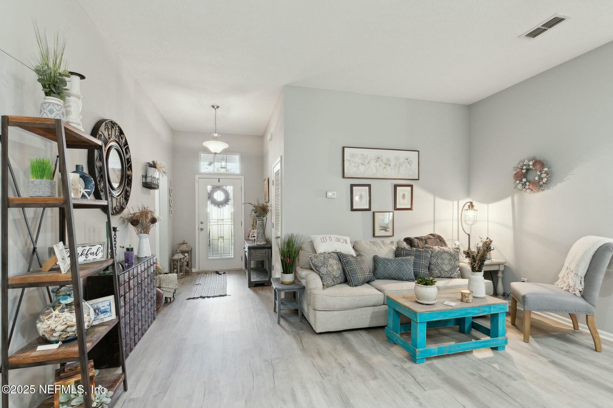 Single Family Residence in Fernandina Beach FL 95021 CHESWICK OAKS Drive 6.jpg
