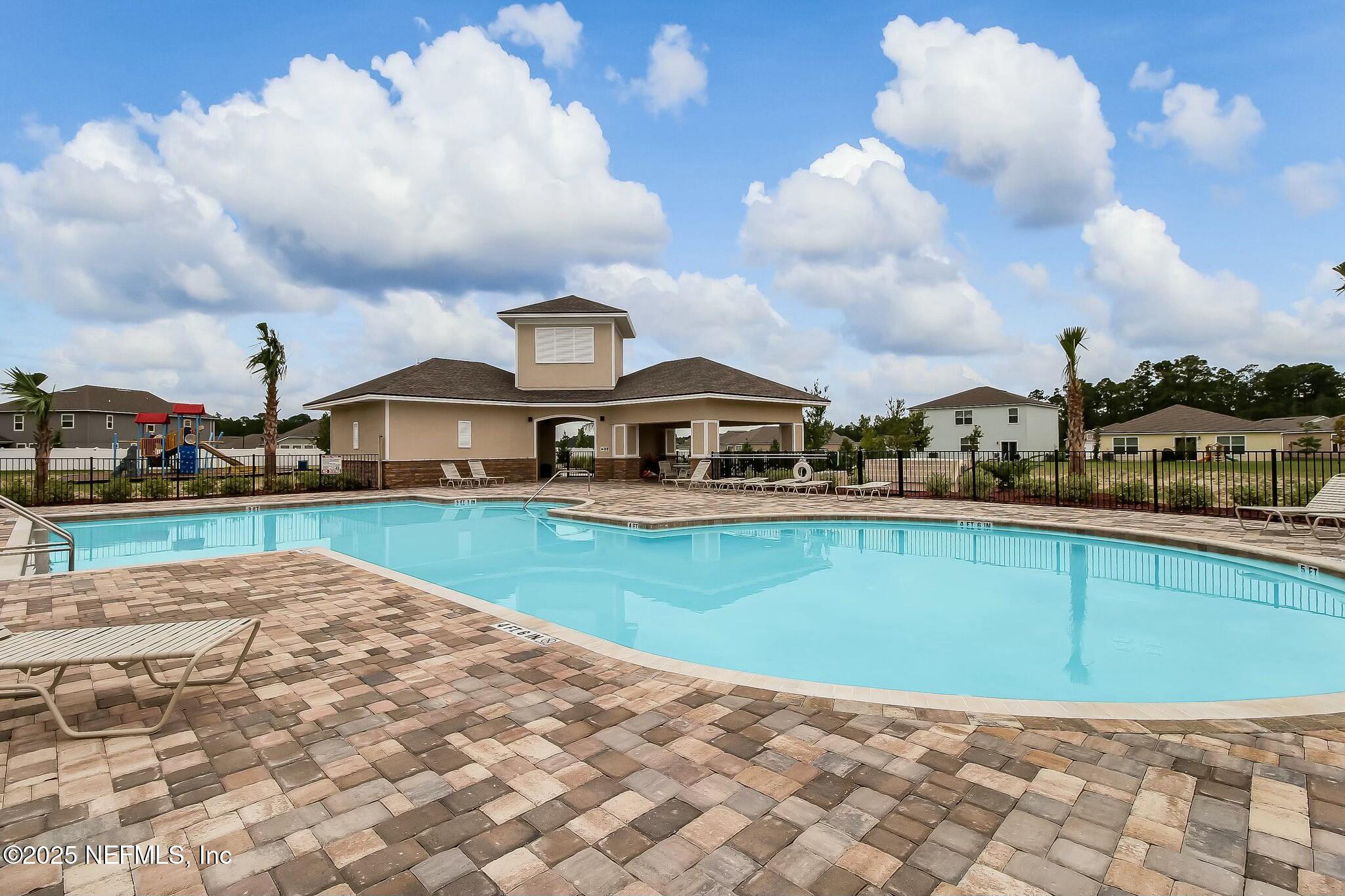 Single Family Residence in Fernandina Beach FL 95021 CHESWICK OAKS Drive 3.jpg