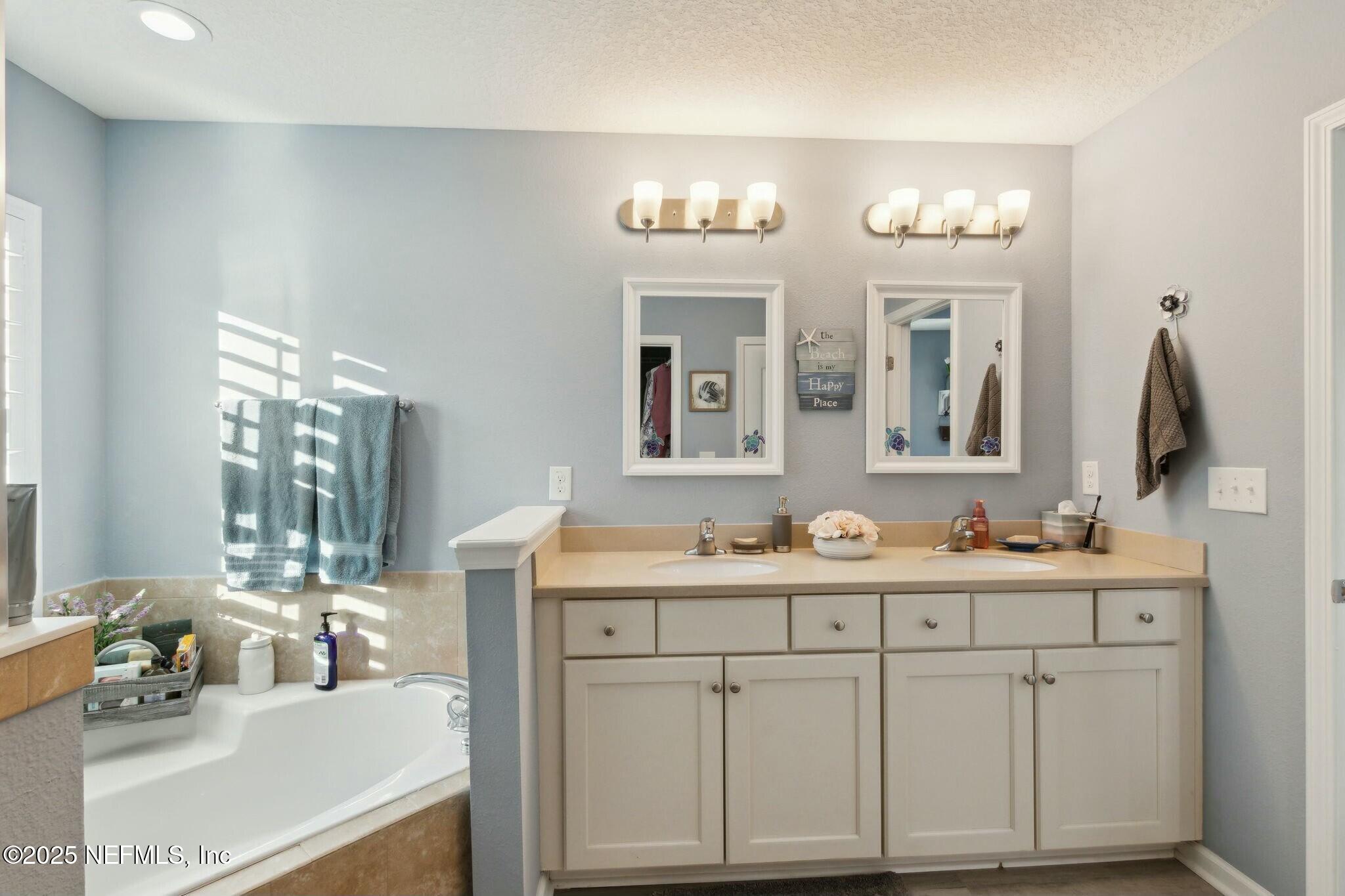 Single Family Residence in Fernandina Beach FL 95021 CHESWICK OAKS Drive 18.jpg