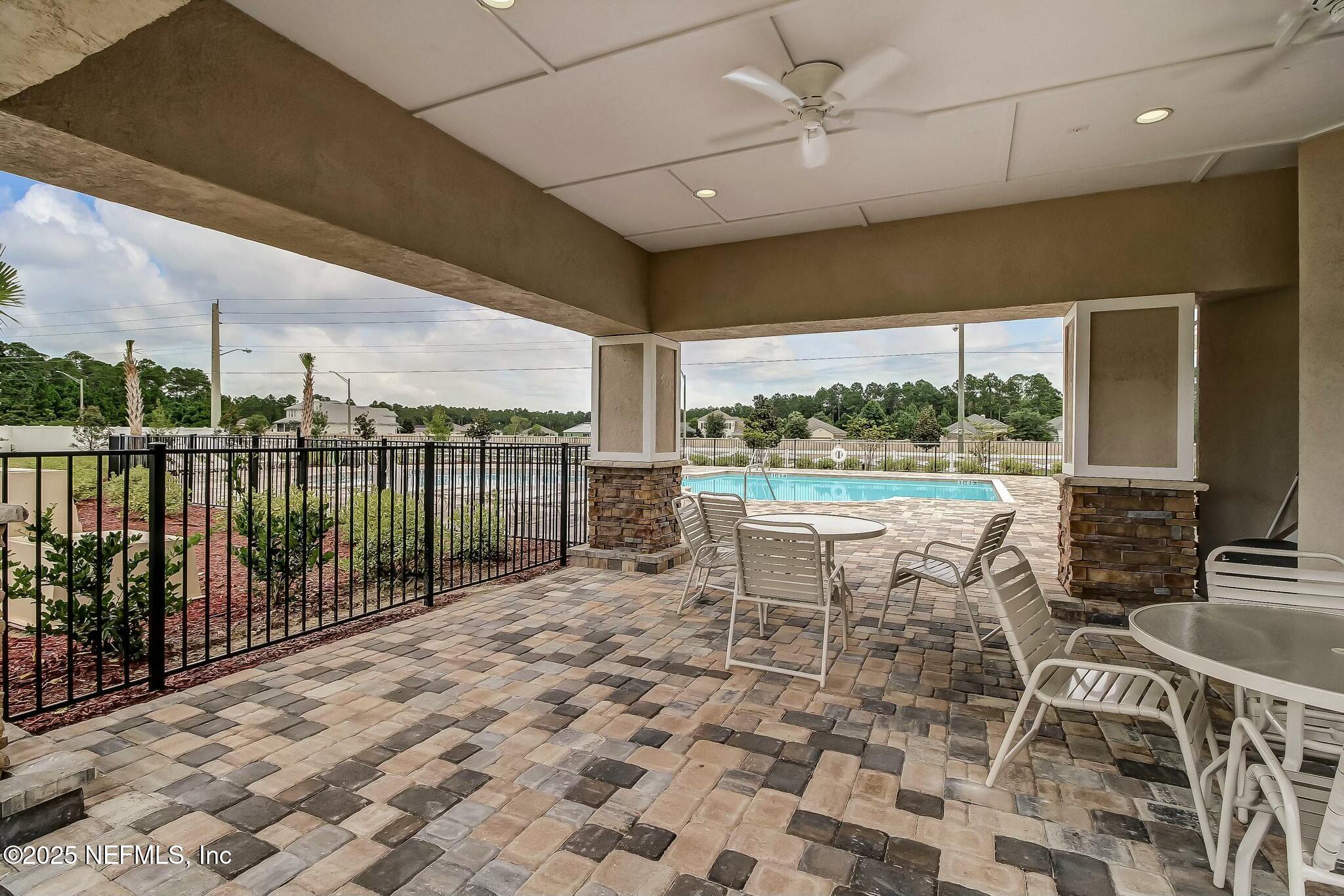Single Family Residence in Fernandina Beach FL 95021 CHESWICK OAKS Drive 32.jpg