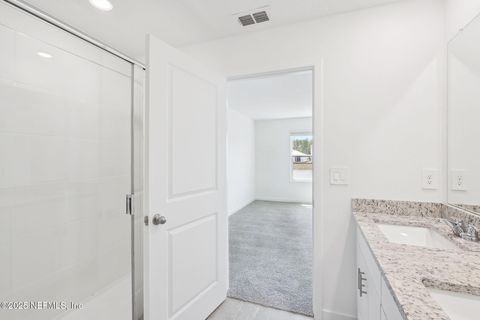 Single Family Residence in Jacksonville FL 7828 GREATFORD Way 24.jpg