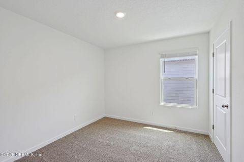 Single Family Residence in Jacksonville FL 7828 GREATFORD Way 16.jpg