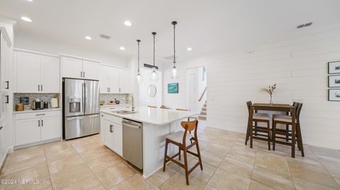 Single Family Residence in Jacksonville FL 8681 MABEL Drive 14.jpg