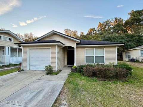 Single Family Residence in Jacksonville FL 6416 SAPPHIRE Drive.jpg