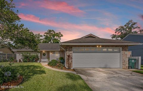 Single Family Residence in Jacksonville FL 3960 CEDAR ISLAND Road.jpg