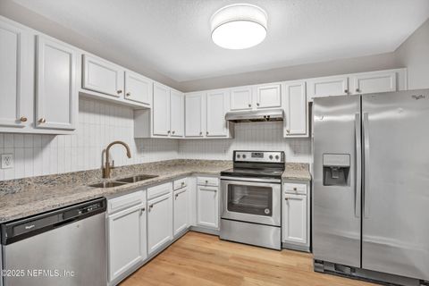 Single Family Residence in Jacksonville FL 8345 ODEN Avenue.jpg