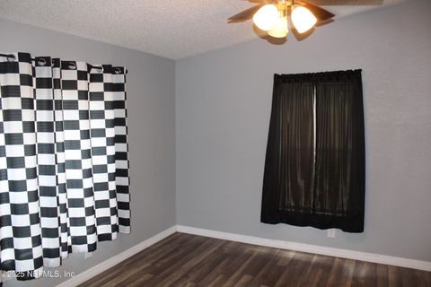 Manufactured Home in Keystone Heights FL 7494 APPOMATTOX Avenue 4.jpg