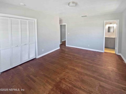 Single Family Residence in Jacksonville FL 6610 BLACKWOOD Drive 15.jpg