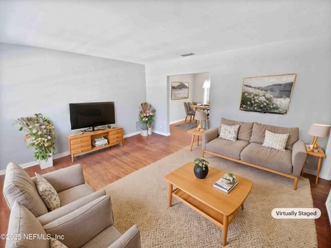 Single Family Residence in Jacksonville FL 6610 BLACKWOOD Drive 1.jpg