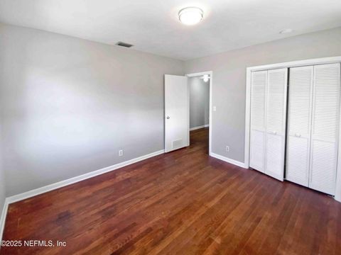 Single Family Residence in Jacksonville FL 6610 BLACKWOOD Drive 4.jpg