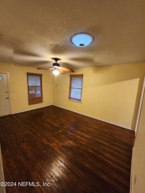 Single Family Residence in Jacksonville FL 3861 GALICIA Road 3.jpg