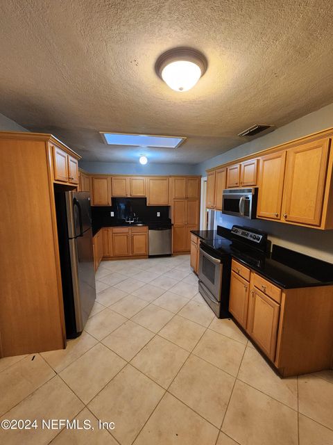Single Family Residence in Jacksonville FL 3861 GALICIA Road 2.jpg