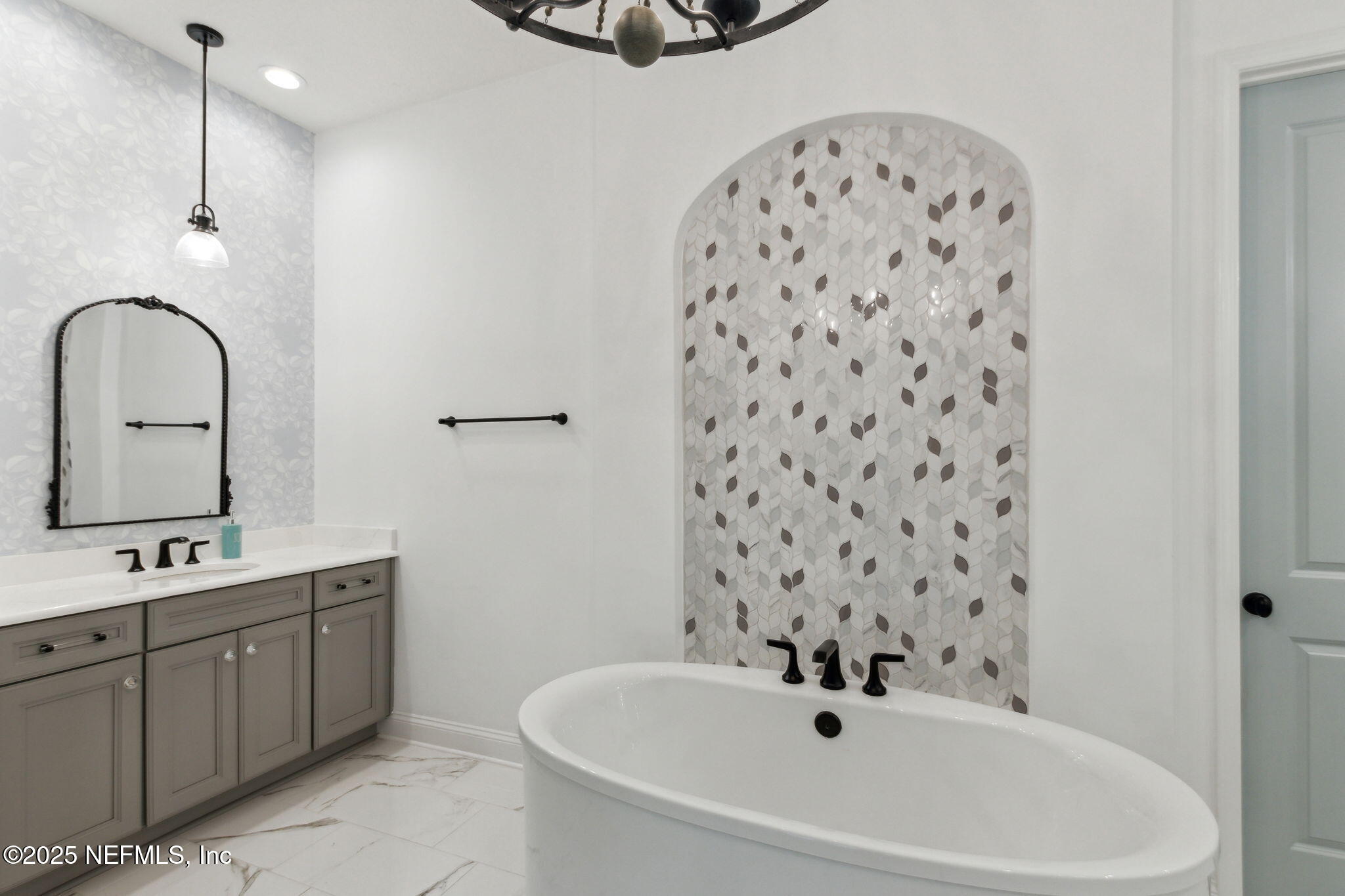 Single Family Residence in Fernandina Beach FL 95145 SWEETBERRY Way 28.jpg