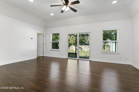 Single Family Residence in Jacksonville FL 4817 RAMONA Boulevard 13.jpg