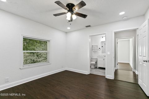 Single Family Residence in Jacksonville FL 4817 RAMONA Boulevard 21.jpg