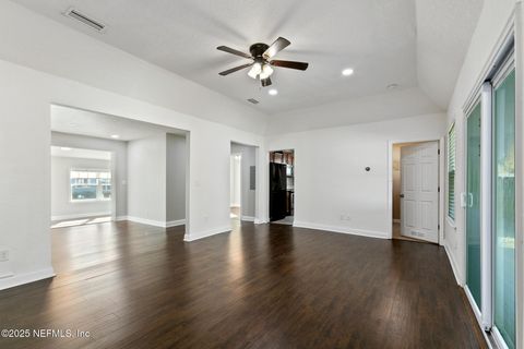 Single Family Residence in Jacksonville FL 4817 RAMONA Boulevard 16.jpg