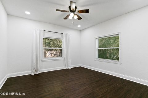 Single Family Residence in Jacksonville FL 4817 RAMONA Boulevard 20.jpg