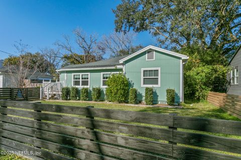 Single Family Residence in Jacksonville FL 4817 RAMONA Boulevard 3.jpg