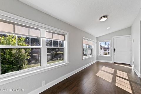 Single Family Residence in Jacksonville FL 4817 RAMONA Boulevard 8.jpg