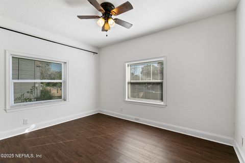 Single Family Residence in Jacksonville FL 4817 RAMONA Boulevard 23.jpg
