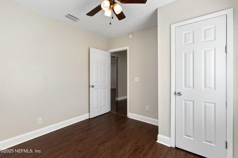 Single Family Residence in Jacksonville FL 4817 RAMONA Boulevard 25.jpg