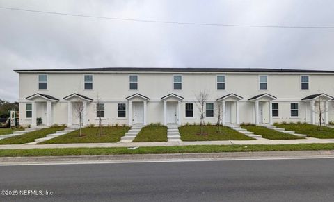 Townhouse in Jacksonville FL 8512 MCGIRTS VILLAGE Lane.jpg