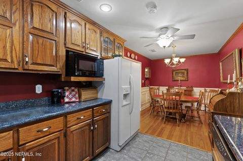 Single Family Residence in Keystone Heights FL 50 SE FOREST Street 15.jpg