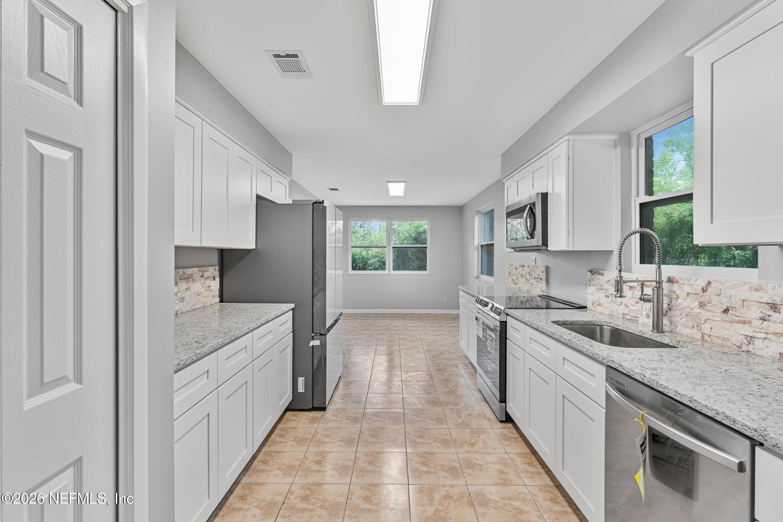 688 Claire Ln, Orange Park, FL 32073 photo