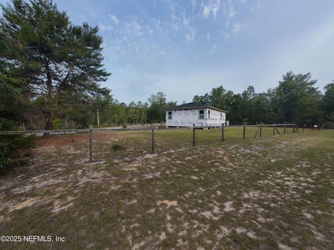 Single Family Residence in Keystone Heights FL 7186 WESLEYAN Drive 1.jpg